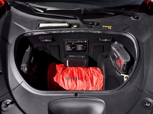 Used 2022 Ferrari F8 Tributo image 20