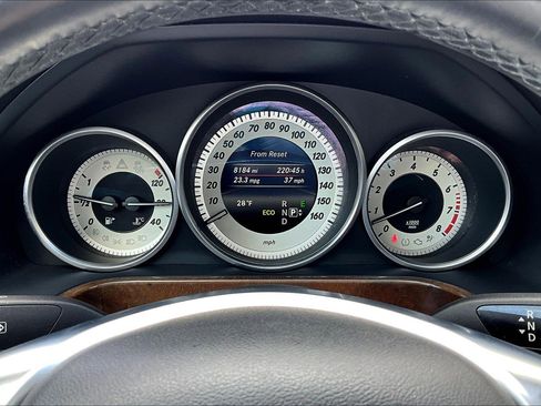 Used 2014 Mercedes-Benz E 350 4MATIC Sedan image 14