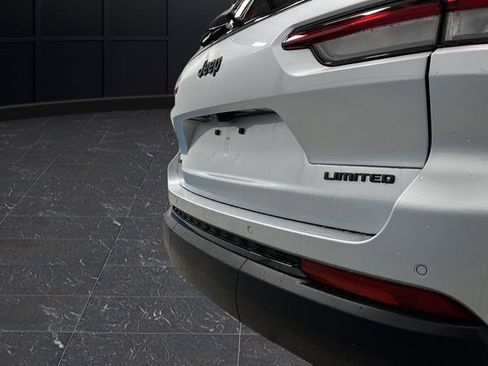 New 2025 Jeep Grand Cherokee L Limited w/ Luxury Tech Group II image 36