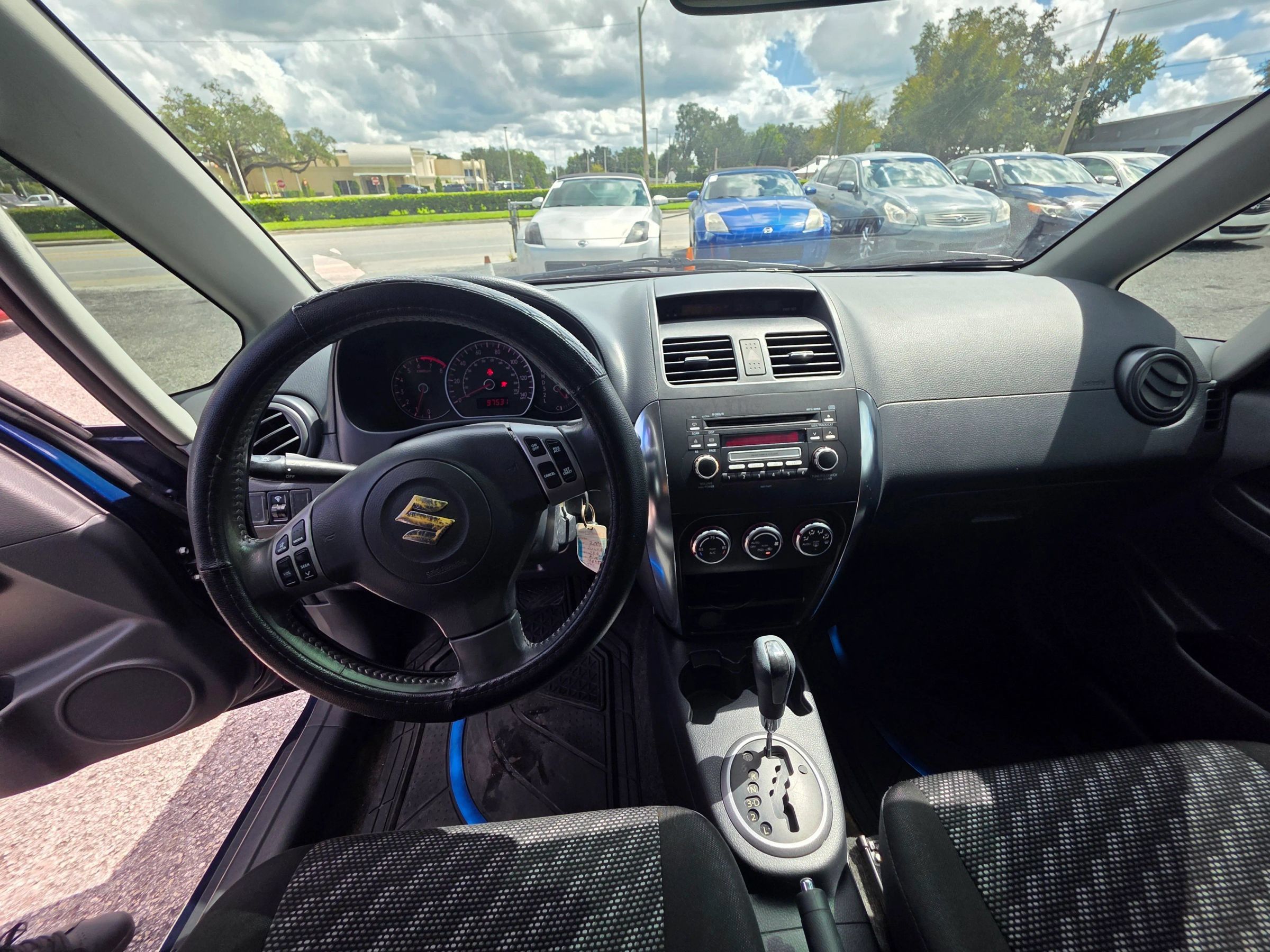 Used 2008 Suzuki SX4 Hatchback FWD image 10