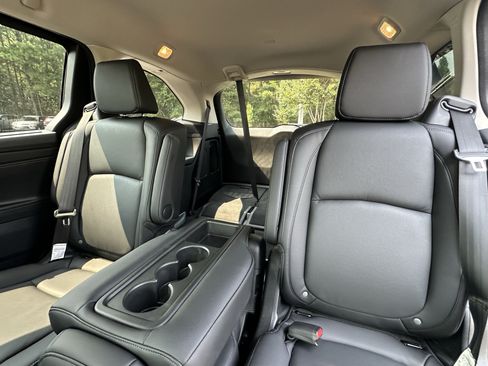 Used 2026 Honda Odyssey EX-L image 10