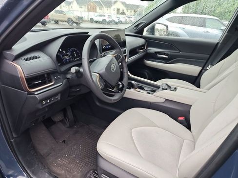 Used 2025 Toyota Grand Highlander AWD Hybrid image 8