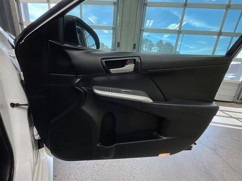 Used 2014 Toyota Camry SE w/ Fleet Convenience Package FWD image 24