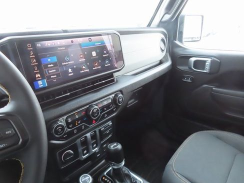 Used 2024 Jeep Wrangler Sport S image 29