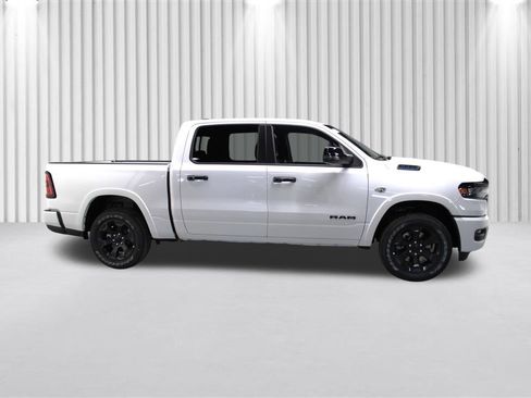 New 2026 RAM 1500 4x4 Crew Cab image 2