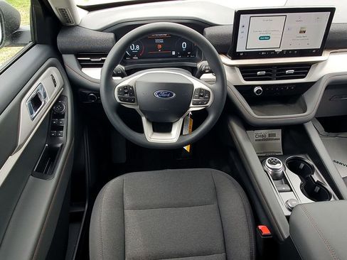 New 2026 Ford Explorer Active RWD image 11