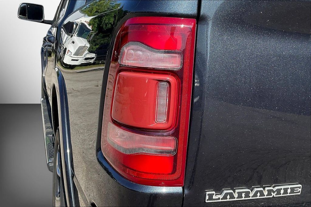 Used 2019 RAM 1500 Laramie AWD/4WD image 22