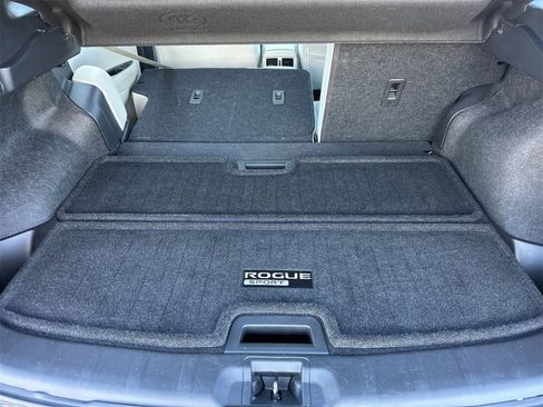 Used 2020 Nissan Rogue Sport SV image 16