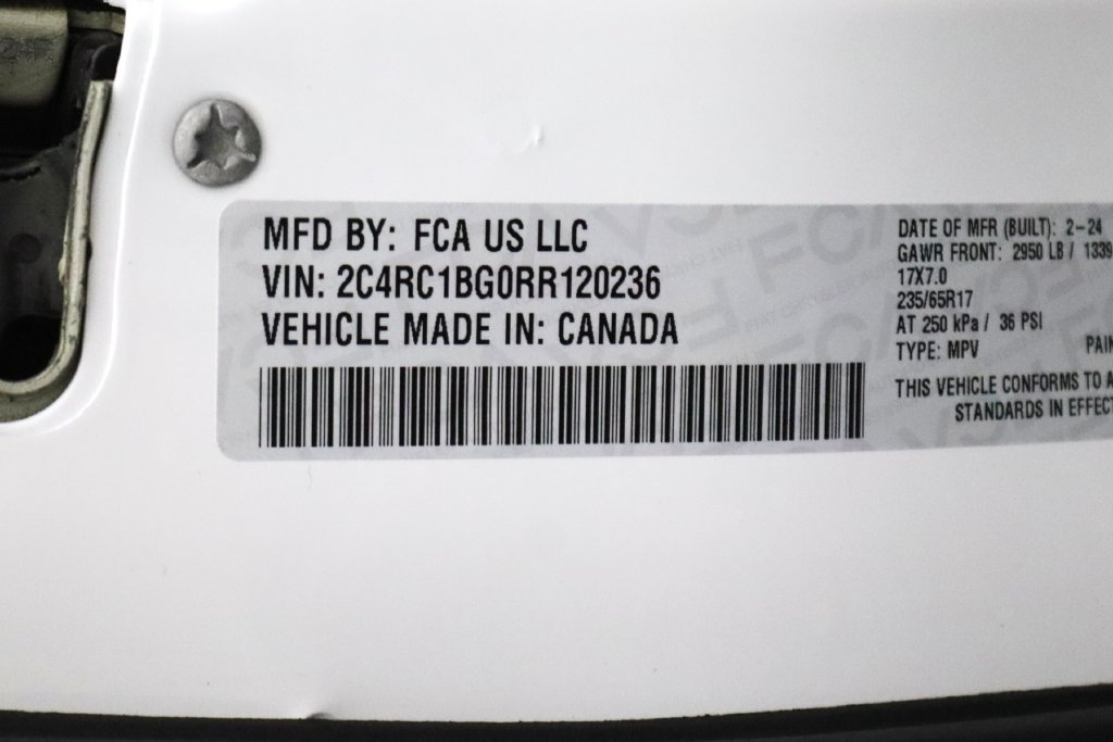 Used 2024 Chrysler Pacifica Touring-L FWD image 29