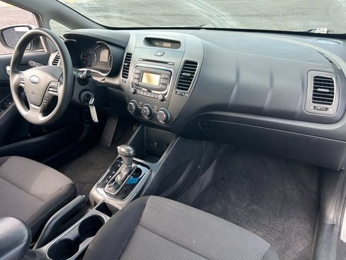 Used 2018 Kia Forte LX FWD image 28