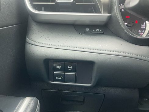Used 2023 Toyota Highlander LE image 21