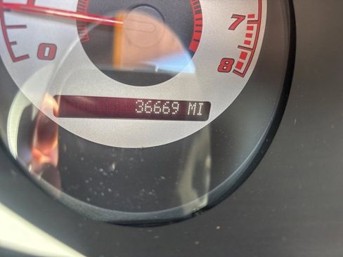 Used 2006 Pontiac Solstice Base w/ Premium Package image 12