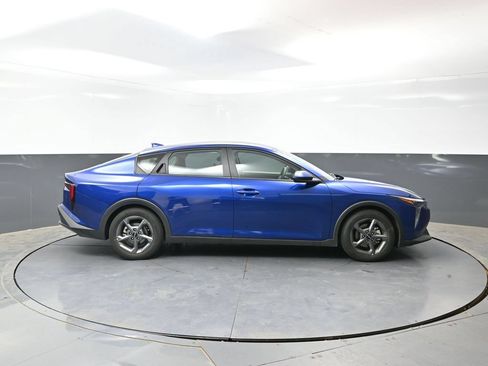 Used 2025 Kia K4 FWD image 2