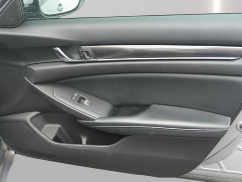 Used 2018 Honda Accord Sport image 17