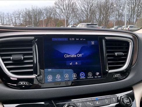 Used 2017 Chrysler Pacifica Touring-L Plus w/ Advanced Safetytec Group image 33