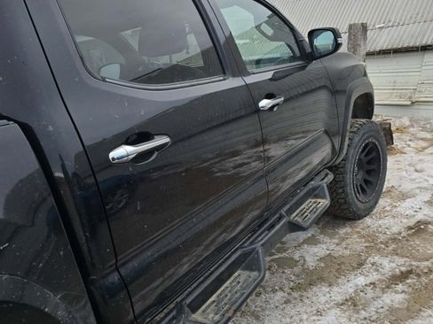 Used 2018 Toyota Tacoma Limited image 7