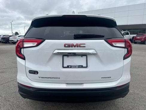 Used 2023 GMC Terrain SLE w/ Driver Convenience Package AWD/4WD image 5