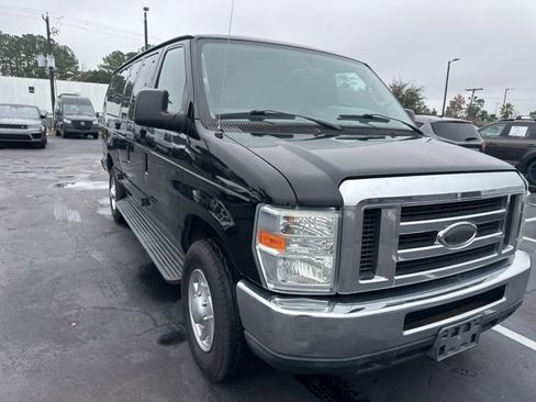 Used 2014 Ford E-350 and Econoline 350 XLT image 2