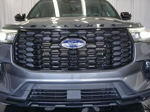 Used 2026 Ford Explorer ST-Line AWD/4WD image 3
