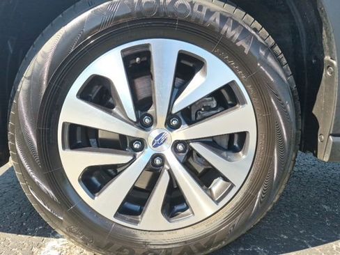 Used 2024 Subaru Outback Premium AWD/4WD image 10