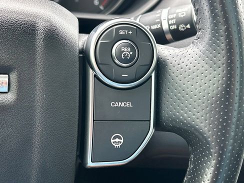 Used 2016 Land Rover Range Rover Sport SE AWD/4WD image 28
