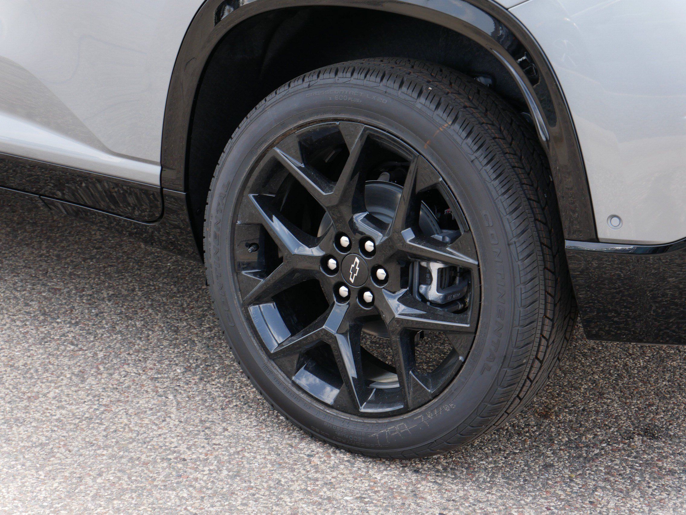 New 2026 Chevrolet Traverse RS w/ LPO, Floor Liner Package AWD/4WD image 3