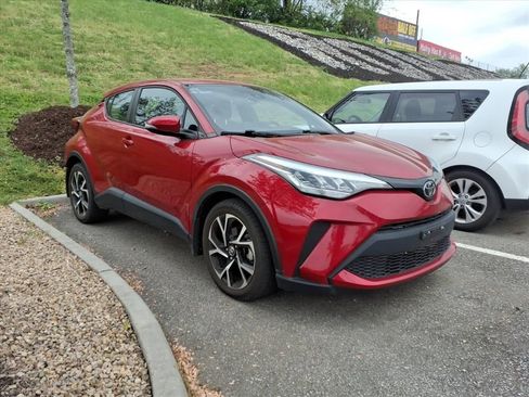Certified 2021 Toyota C-HR XLE image 1