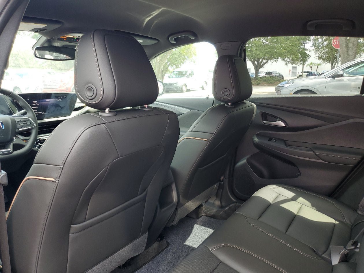 New 2026 Buick Envista Avenir FWD image 9
