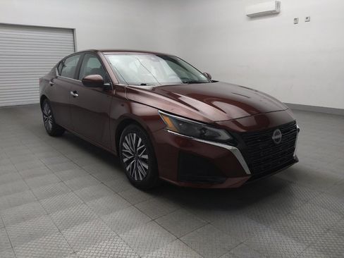 Used 2023 Nissan Altima 2.5 SV image 13