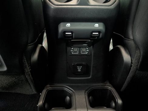 Used 2022 Jeep Gladiator Rubicon w/ Cold Weather Group AWD/4WD image 11