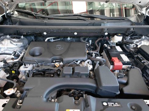 Used 2024 Toyota RAV4 XLE FWD image 31