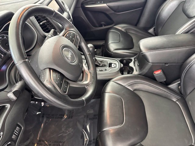 Used 2019 Jeep Cherokee Latitude Plus AWD/4WD image 22