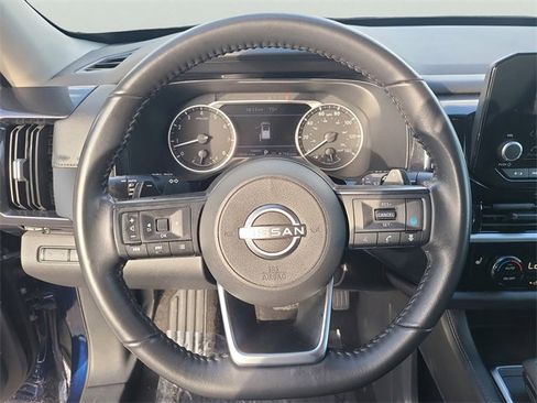 Used 2024 Nissan Pathfinder SV image 25