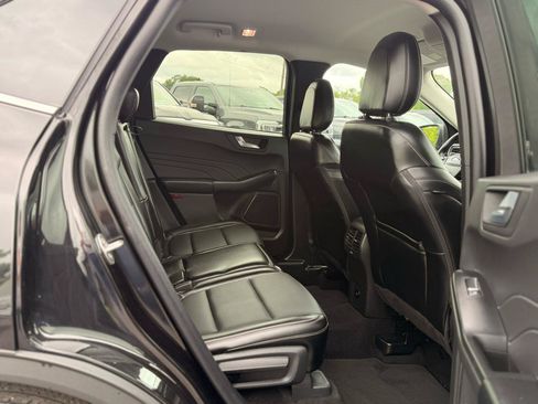 Used 2025 Ford Escape Platinum AWD/4WD image 17