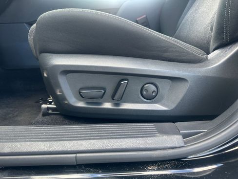 Used 2024 Nissan Rogue SV image 22