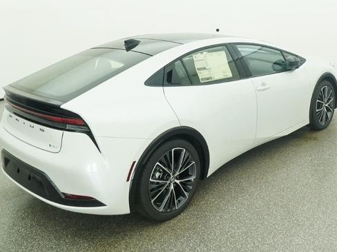 New 2026 Toyota Prius Limited FWD image 9