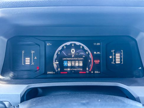 Used 2024 Toyota Tacoma SR5 AWD/4WD image 22