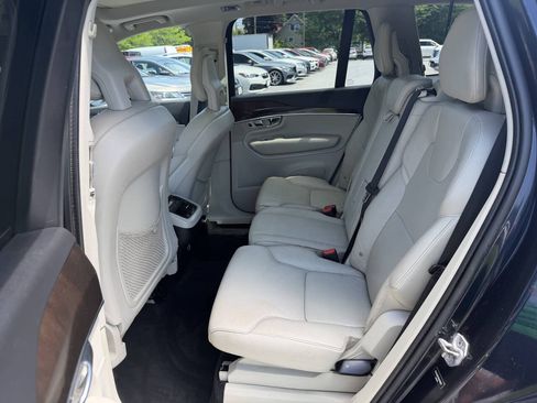 Used 2016 Volvo XC90 T6 Momentum w/ Momentum Plus Package AWD/4WD image 13