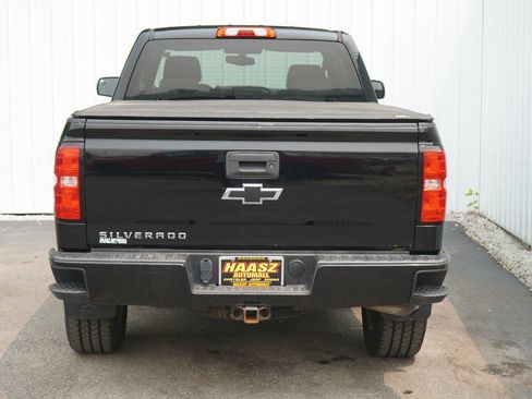 Used 2018 Chevrolet Silverado 1500 Custom w/ Custom Convenience Package AWD/4WD image 5