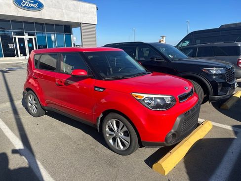 Used 2015 Kia Soul + FWD image 1