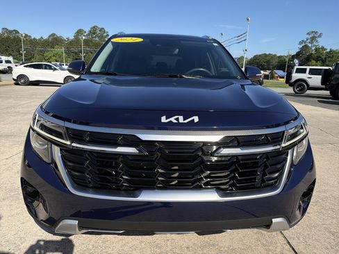 Used 2024 Kia Seltos EX AWD/4WD image 3