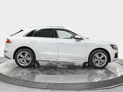Used 2022 Audi Q8 Premium Plus image 8