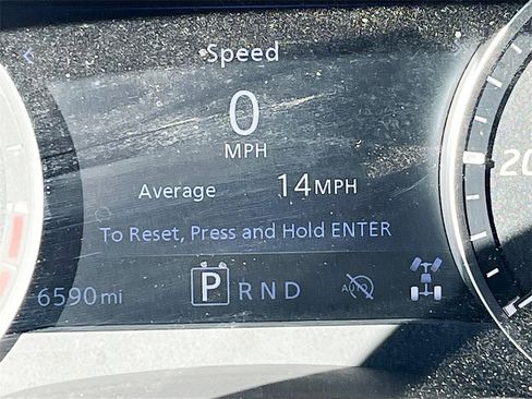 Used 2024 Nissan Frontier SV w/ SV Convenience Package image 12