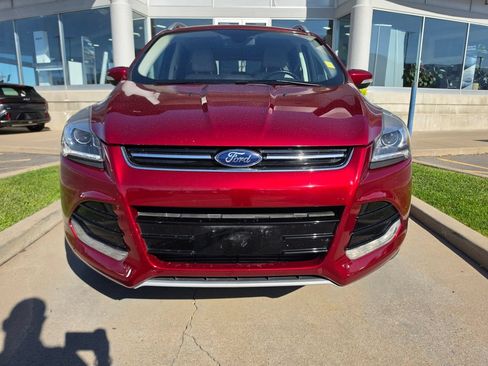 Used 2014 Ford Escape Titanium w/ Equipment Group 401A AWD/4WD image 2