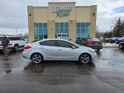 Used 2016 Kia Forte EX image 1