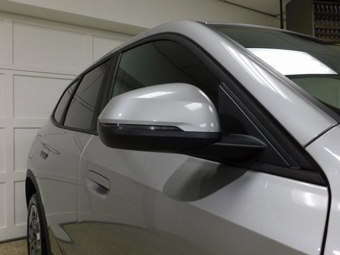 Used 2024 BMW X1 xDrive28i image 9