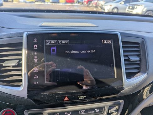 Used 2018 Honda Pilot Touring image 16