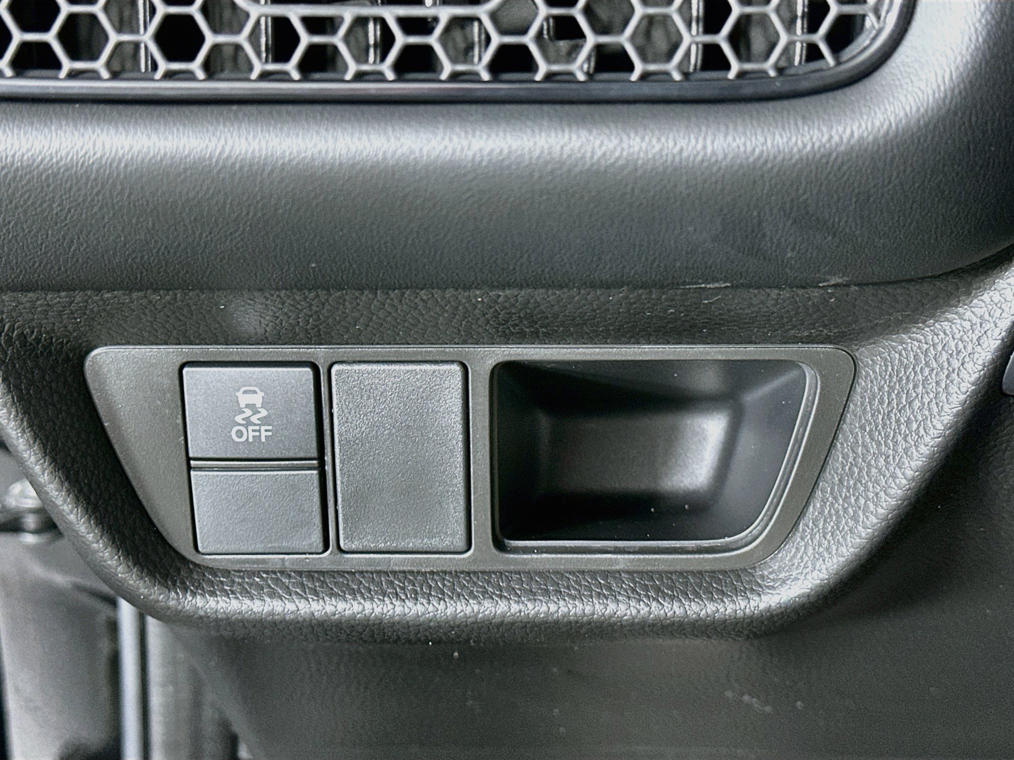 Used 2025 Honda HR-V LX image 16