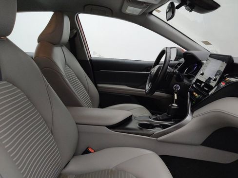 Used 2021 Toyota Camry SE FWD image 21