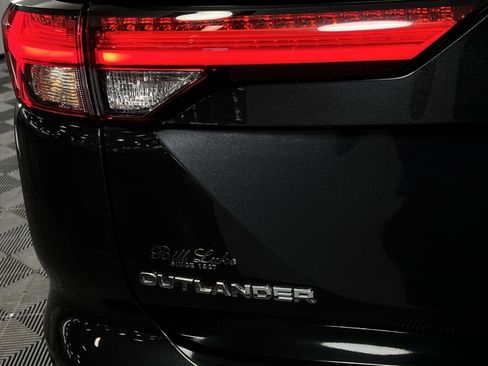 Used 2023 Mitsubishi Outlander SEL image 13